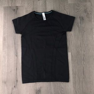 Ivivva girls black shirt.